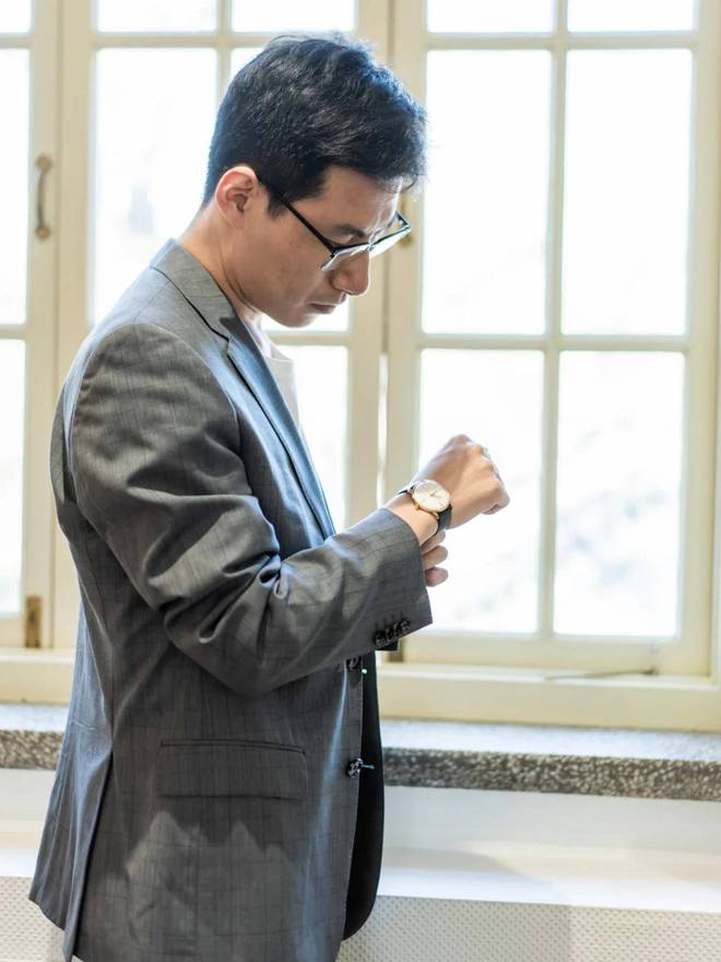 手表：避开劳力士与卡西欧的理由分析凯发k8国际娱乐首选中年男人挑选